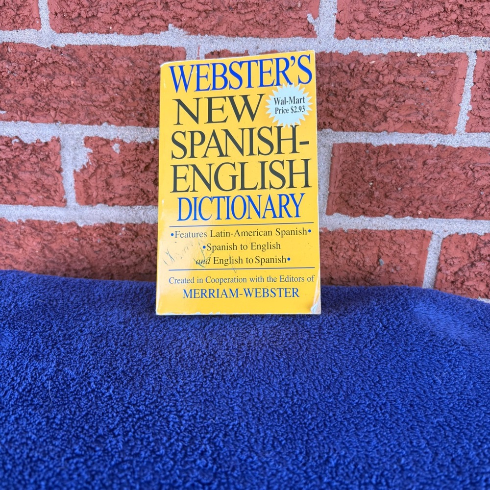 Webster's New Spanish-English Dictionary Latin American Spanish Paperback*